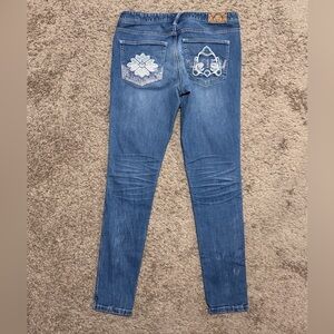 Vintage Evisu Castom made women’s skinny jeans. Sz 27